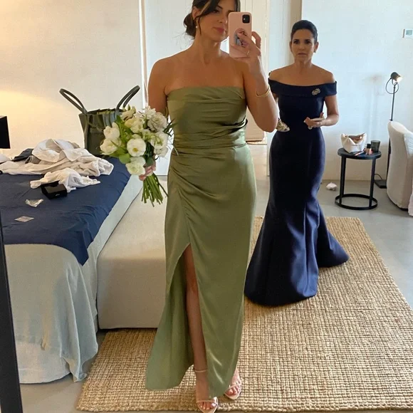 Barrow Silk Reformation Dress - Picture 4 of 4